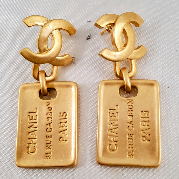 DESIGNER-STYLE GOLD TONE DANGLING EARRINGS - Picture 2 of 10